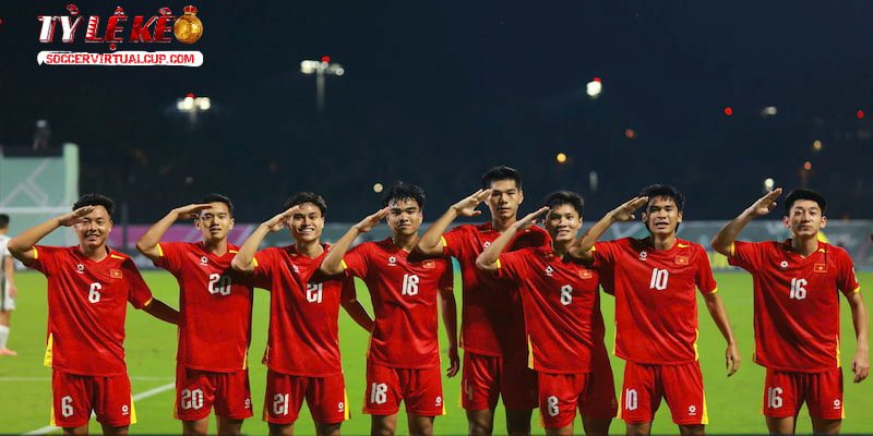 Thầy trò HLV Kim Sang-sik vẫn chưa chắc chắn đi tiếp